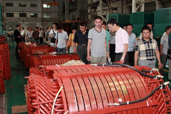 西安泰富西瑪高效節能電機在石油化工企業(yè)節能應用。