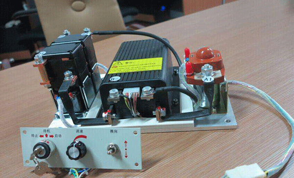 有什么方法可以使直流電機反轉嗎？