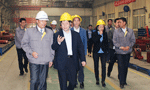 西安市委常委、常務(wù)副市長(cháng)岳華峰蒞臨西瑪電機調研指導?！靼膊﹨R儀器儀表有限公司